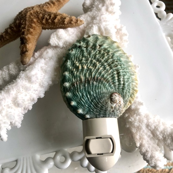 New! Natural Green Abalone Shell Nightlight - Picture 1 of 4